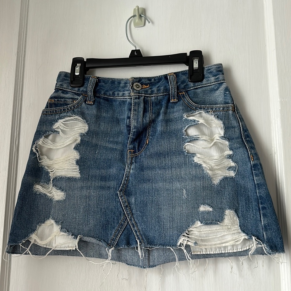 HOLLISTER DENIM MINI SKIRT SIZE 24!!